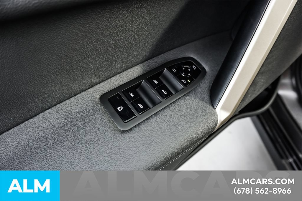 Used 2023 BMW iX xDrive50 w/ Premium Package AWD/4WD image 49