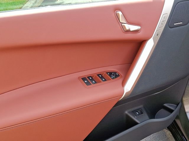 New 2026 BMW iX xDrive60 w/ Premium Package image 11