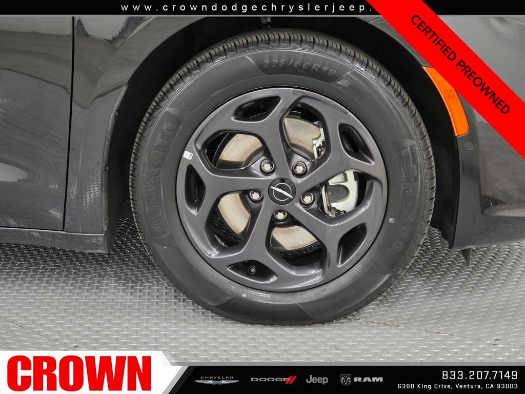 Certified 2024 Chrysler Pacifica Premium image 9