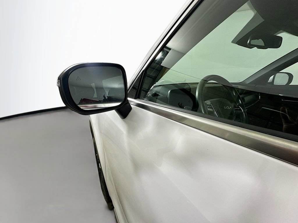 Used 2023 Kia Telluride EX w/ EX Captain's Chair Package image 38