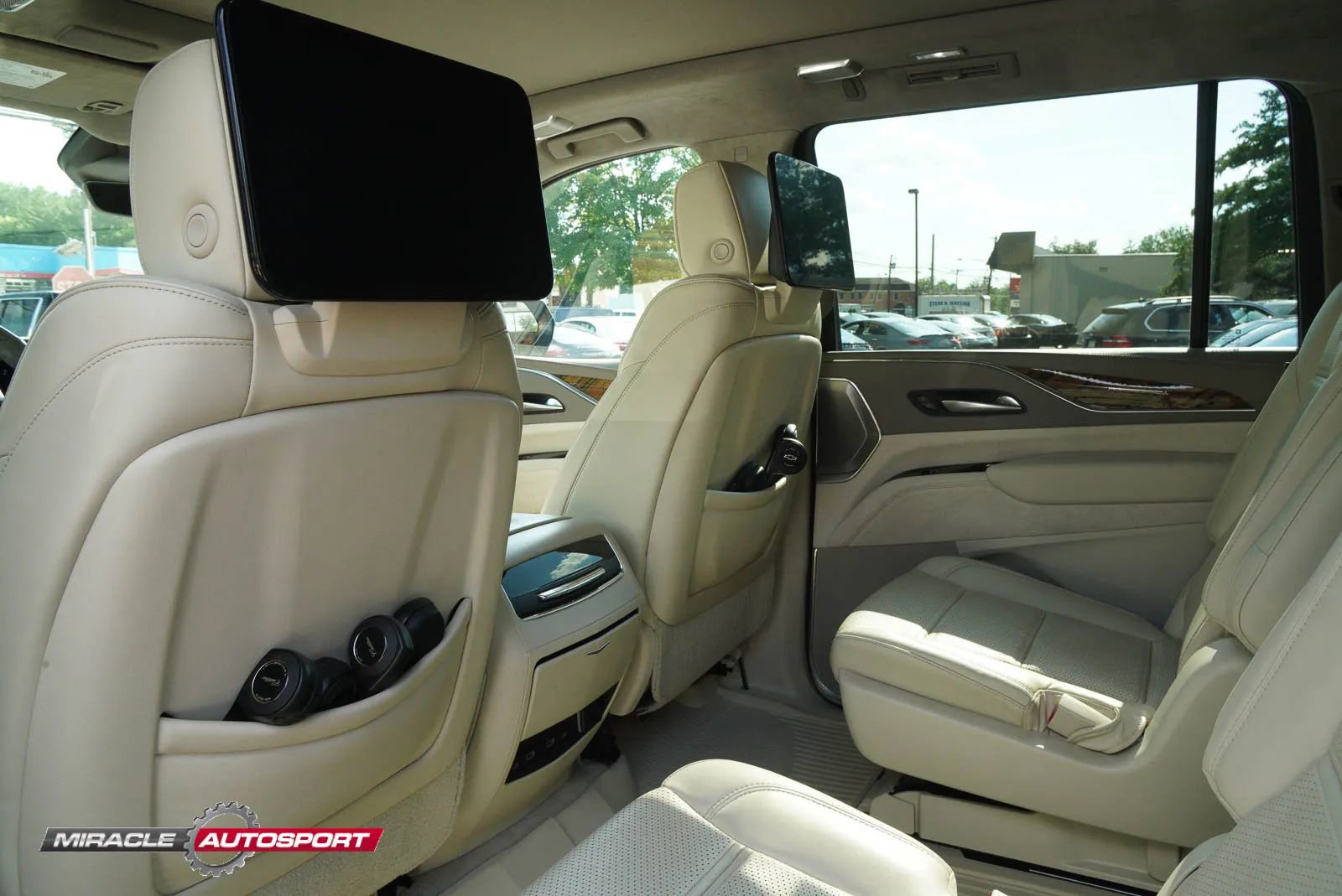 Used 2021 Cadillac Escalade ESV Premium Luxury Platinum AWD/4WD image 27