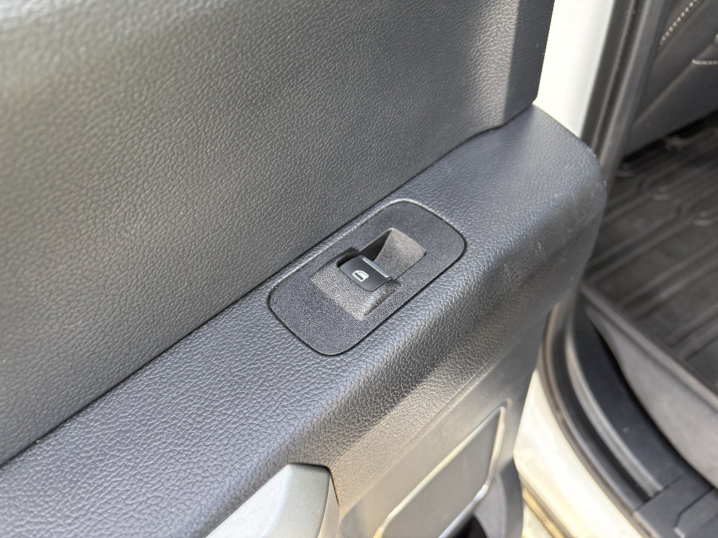 Certified 2022 Ford F350 Lariat w/ Camper Package image 35