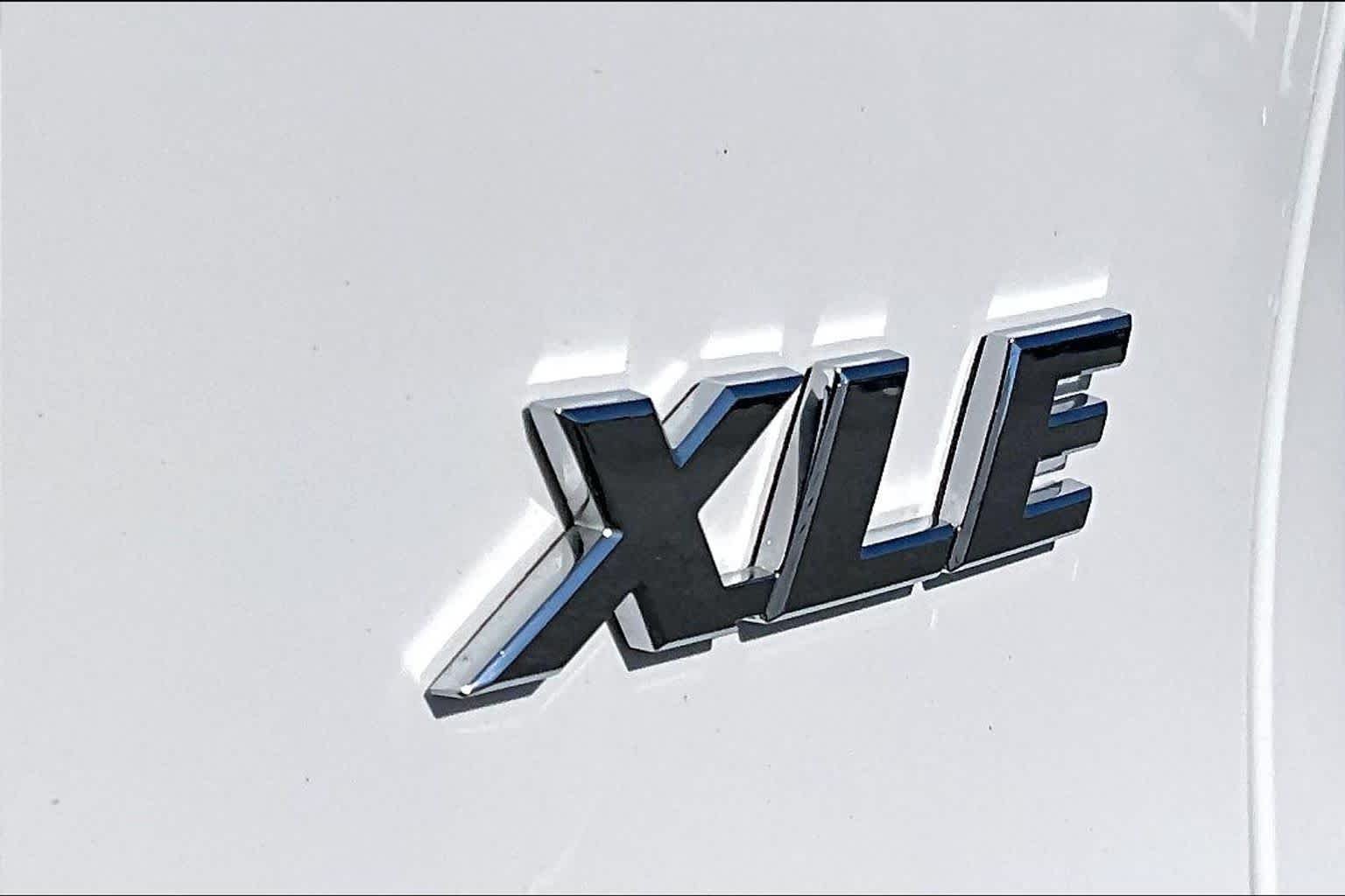 Used 2023 Toyota RAV4 XLE w/ Convenience Package FWD image 10