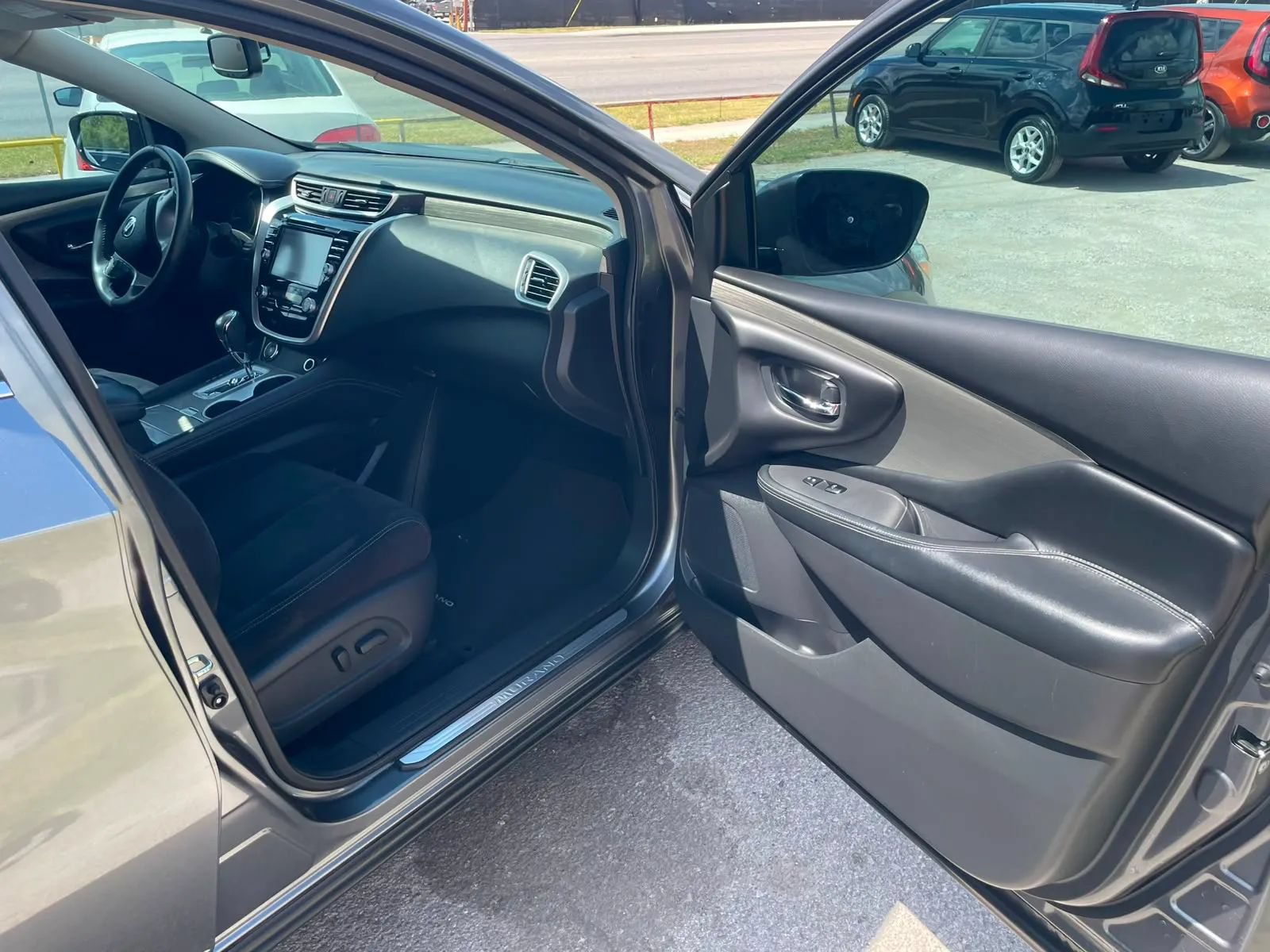 Used 2016 Nissan Murano SV FWD image 9