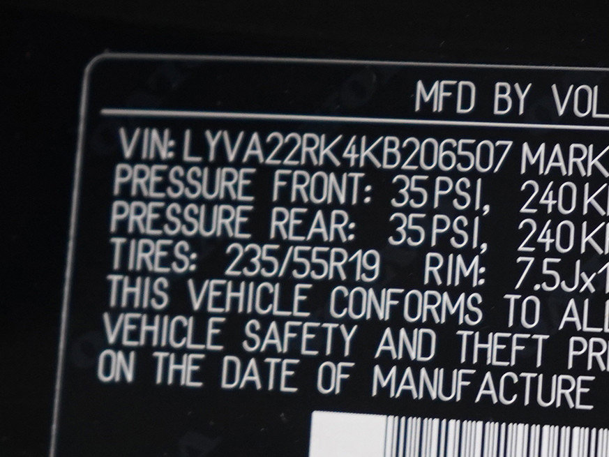 Used 2019 Volvo XC60 T6 Momentum w/ Multimedia Package image 30