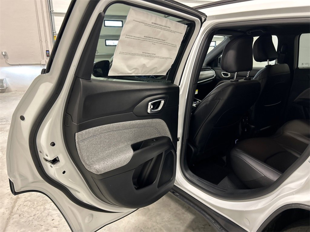 New 2025 Jeep Compass Latitude w/ Convenience Group image 31