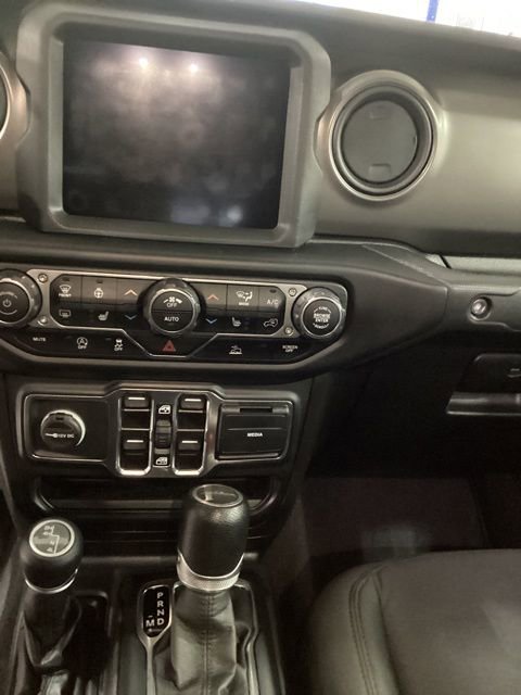 Used 2022 Jeep Gladiator Sport image 8