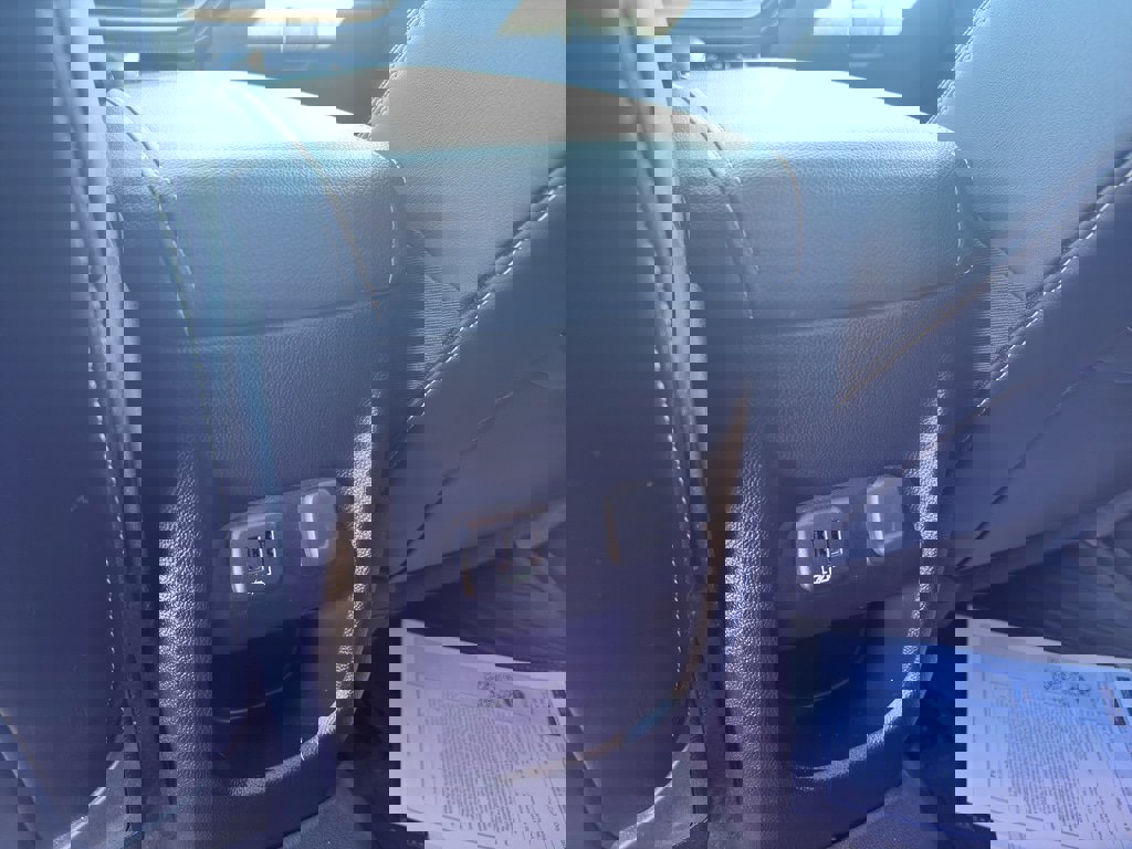 Used 2022 GMC Canyon Denali w/ Denali Black Edition Package image 18