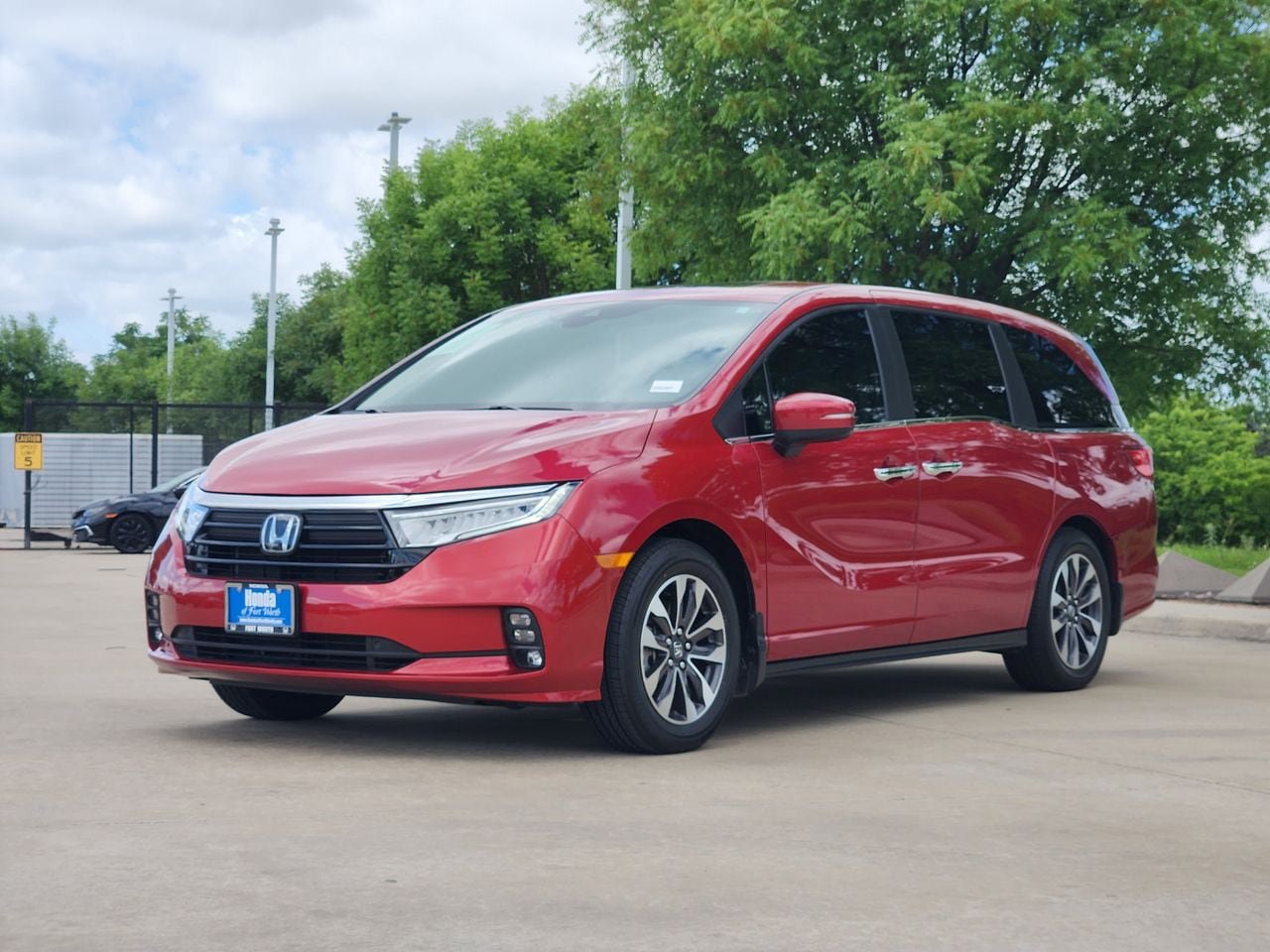 Certified 2024 Honda Odyssey EX-L image 3