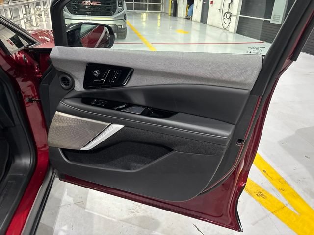 Used 2025 Cadillac Optiq Sport 2 AWD/4WD image 37