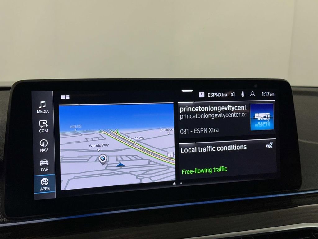 Used 2023 BMW 530e xDrive w/ Premium Package image 11