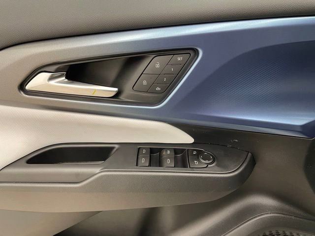 New 2026 Chevrolet Equinox EV LT w/ Convenience Package II image 10