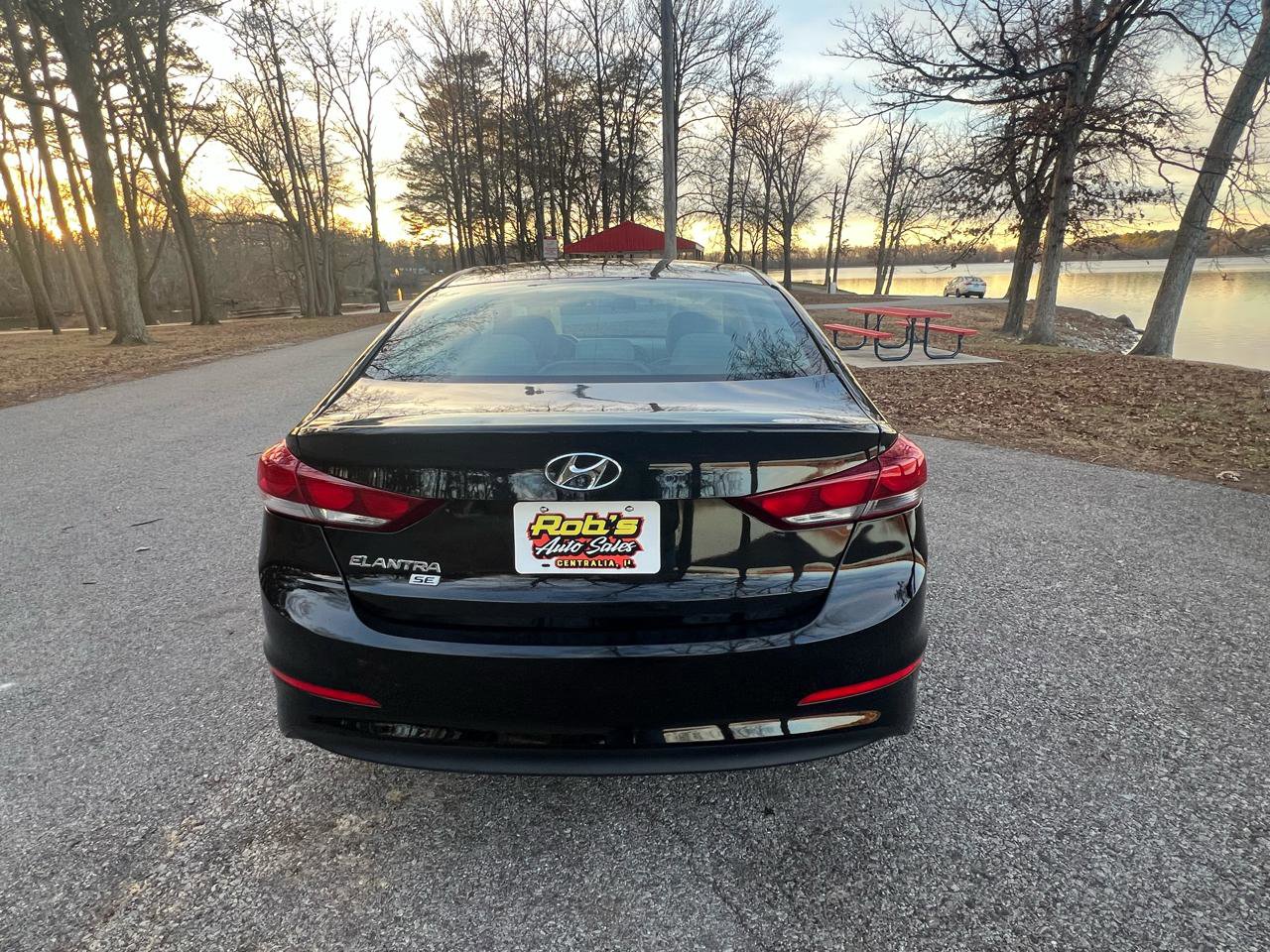 Used 2018 Hyundai Elantra SE image 11