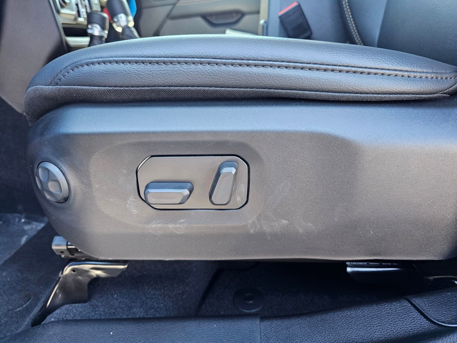 New 2026 Jeep Wrangler Sahara AWD/4WD image 22