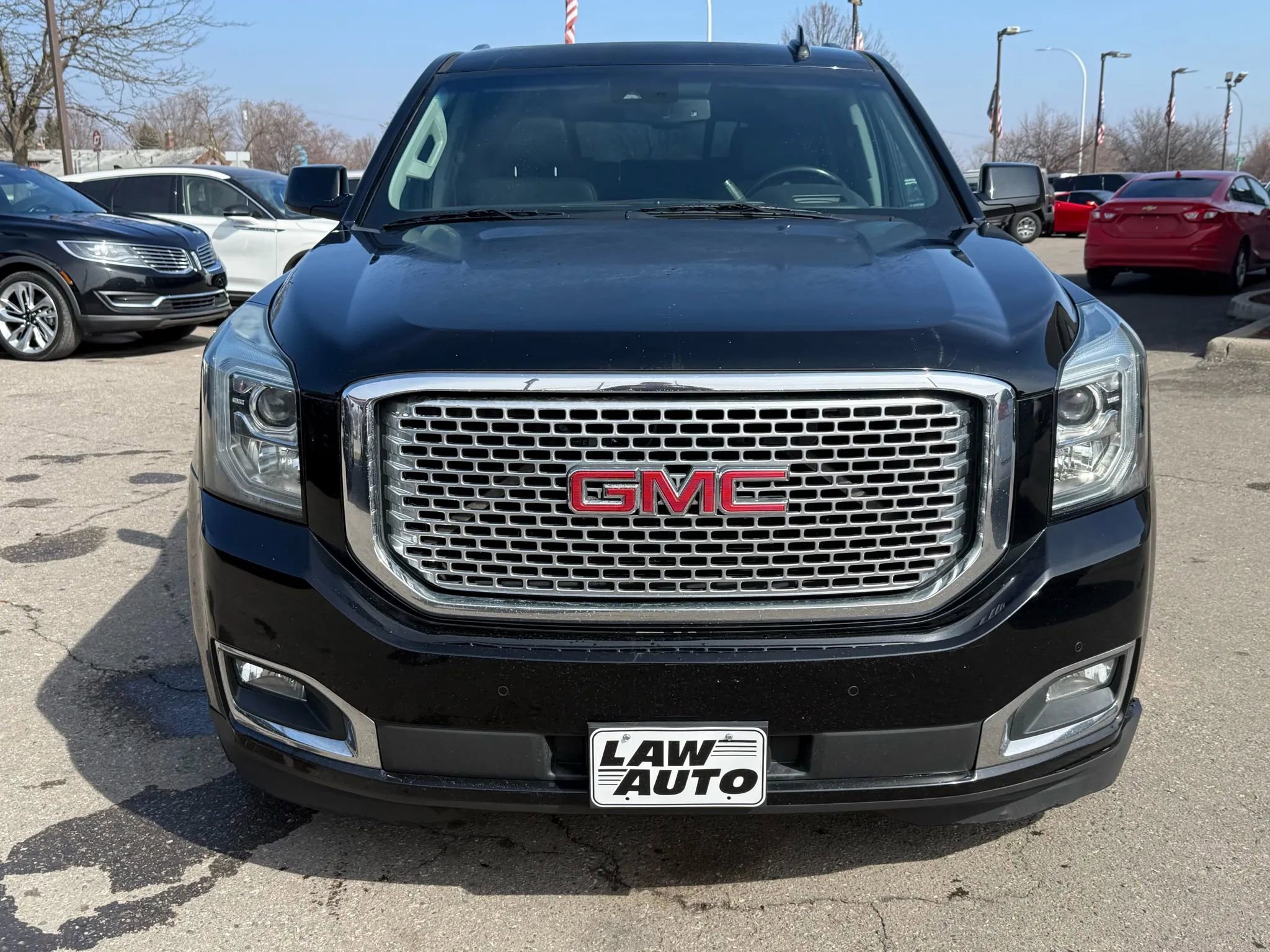 Used 2016 GMC Yukon Denali w/ Open Road Package image 2