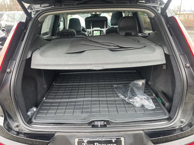 Certified 2024 Volvo XC40 B5 Plus w/ Protection Package Premier image 9