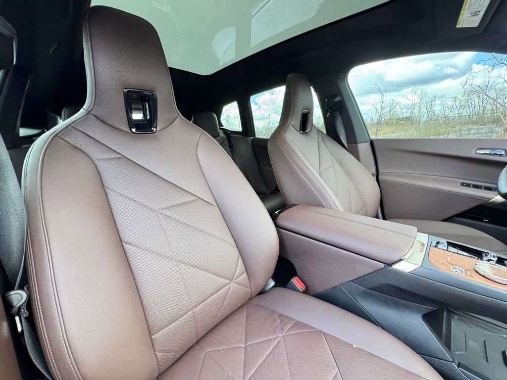 Certified 2023 BMW iX xDrive50 w/ Premium Package image 30