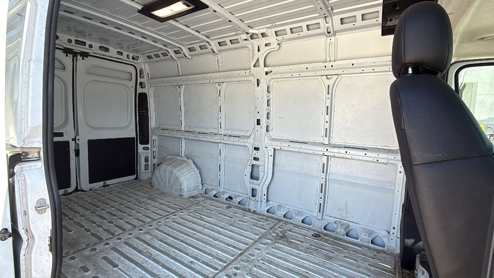 Used 2025 RAM ProMaster 2500 w/ Convenience Group FWD image 28