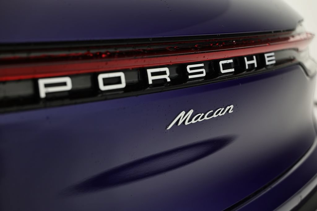 Certified 2026 Porsche Macan AWD/4WD image 14