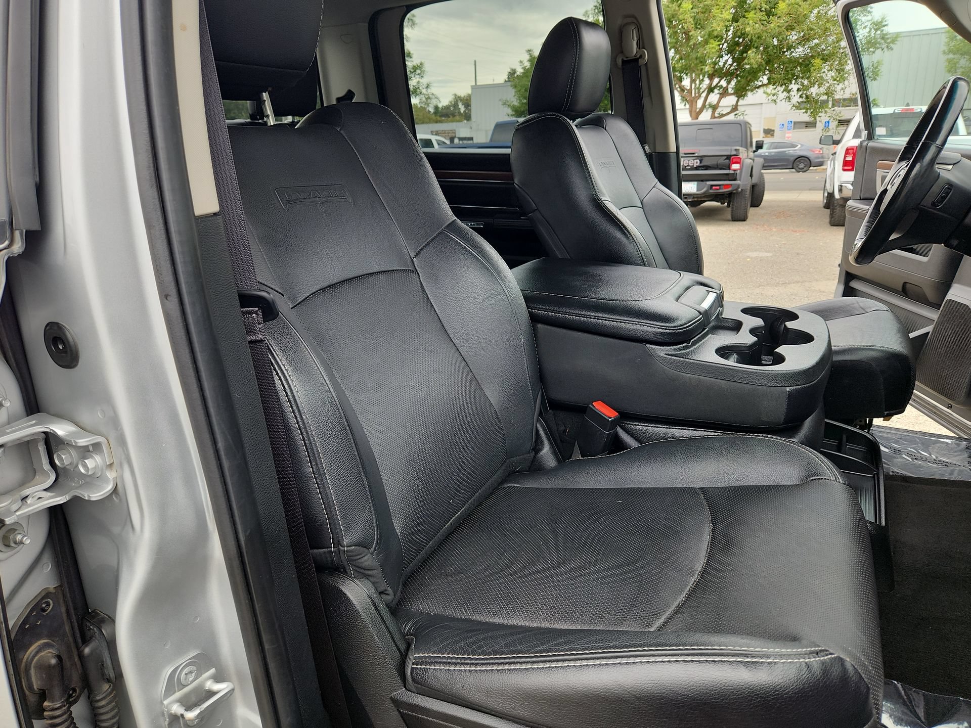 Used 2017 RAM 1500 Laramie AWD/4WD image 24