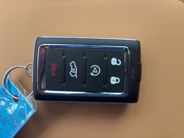 New 2025 Jeep Grand Cherokee Summit image 31