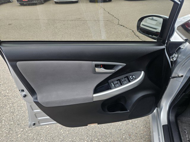 Used 2015 Toyota Prius Three w/ Solar Roof Package image 9