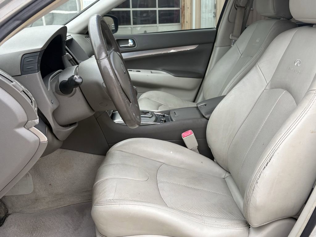 Used 2011 INFINITI G37 Journey RWD image 11