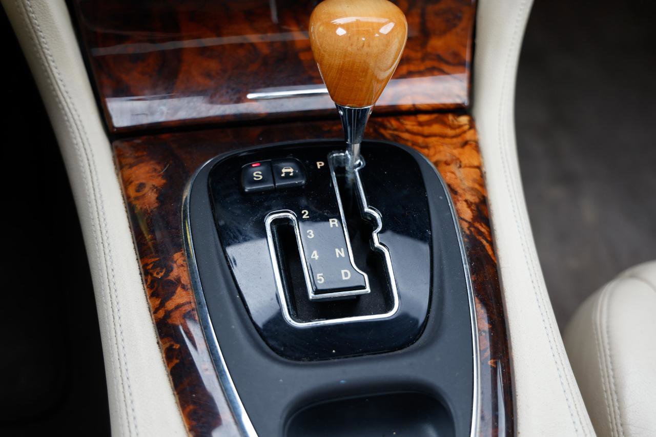 Used 2004 Jaguar XJ8 RWD image 39