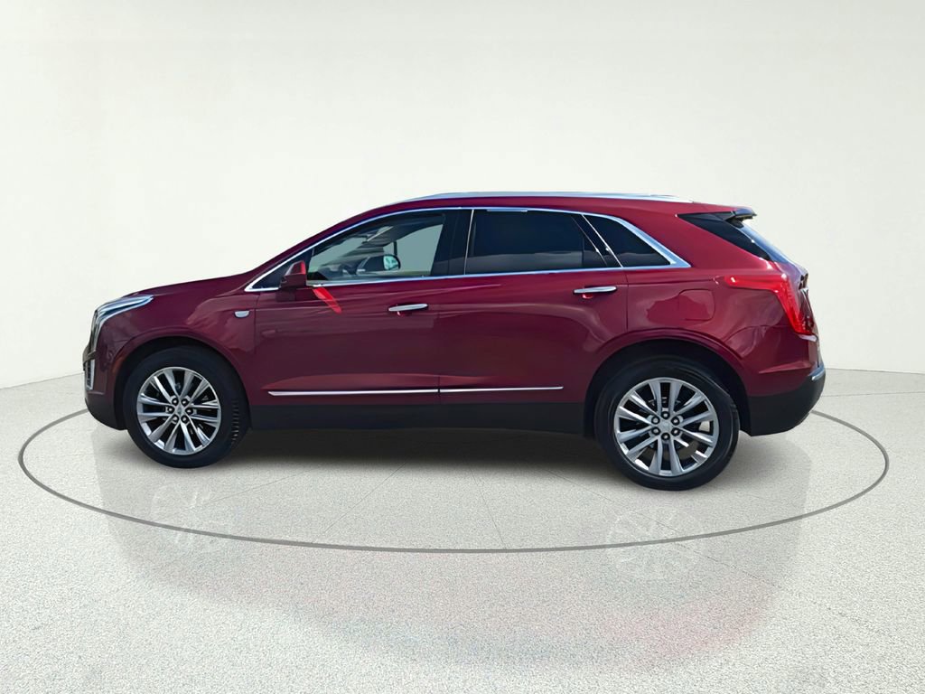 Used 2017 Cadillac XT5 Platinum image 2