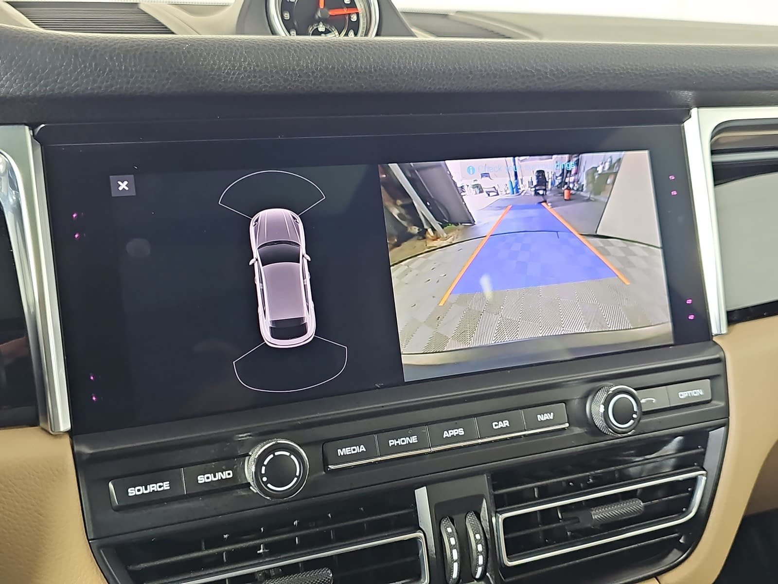 Used 2020 Porsche Macan AWD/4WD image 23