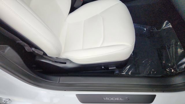 Used 2023 Tesla Model 3 Performance image 23