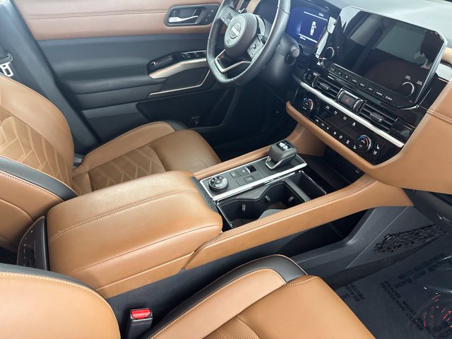 Certified 2025 Nissan Pathfinder Platinum AWD/4WD image 21