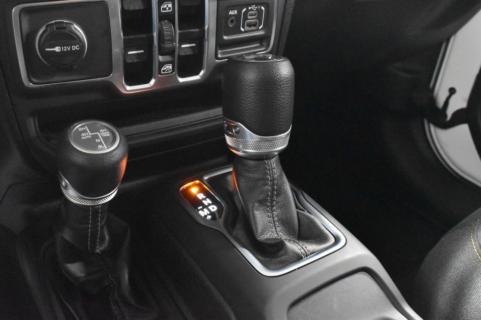 Used 2025 Jeep Wrangler Sahara image 19