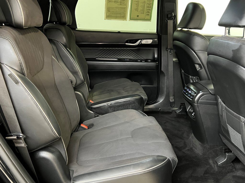 Used 2024 Hyundai Palisade Calligraphy image 17