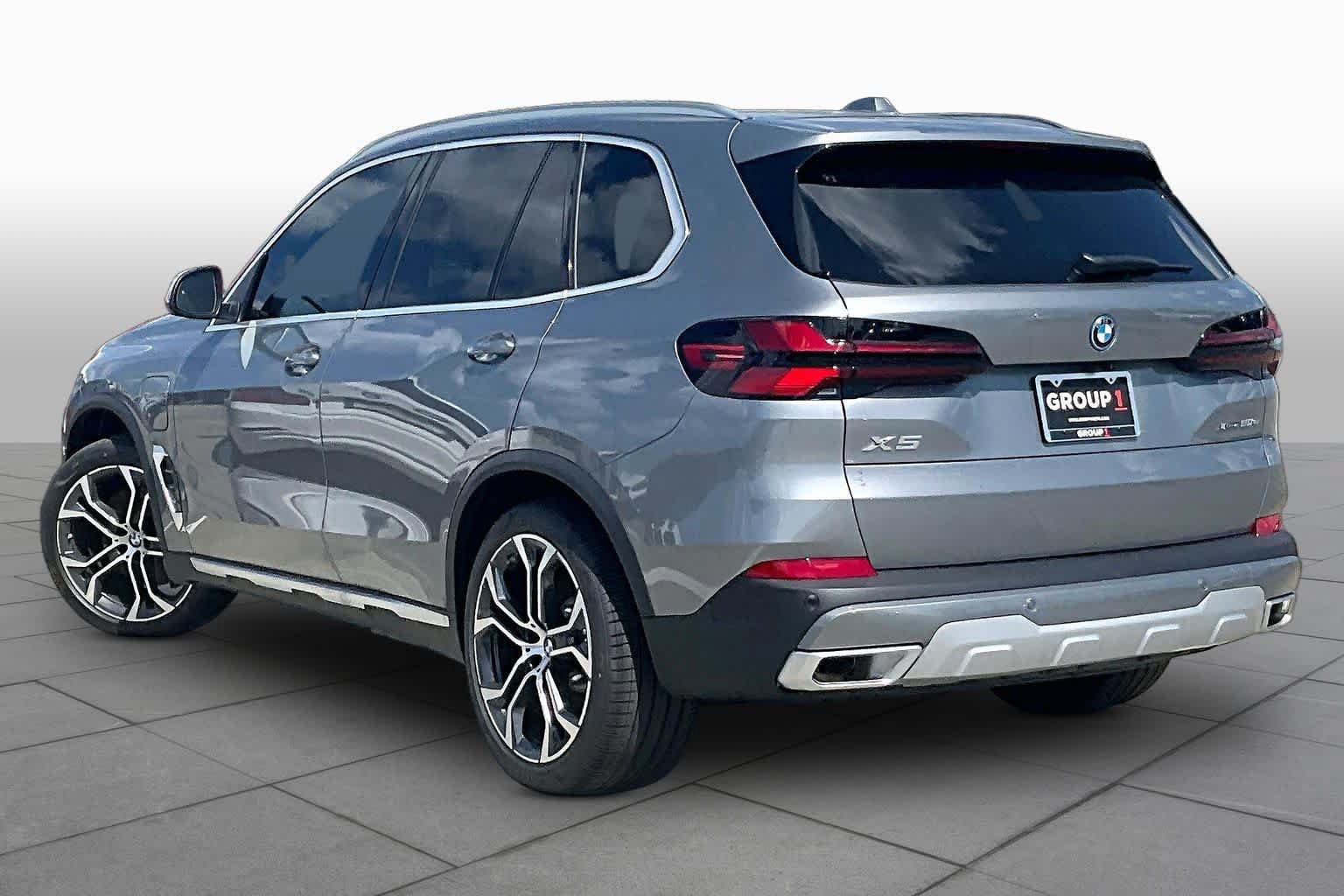 Used 2026 BMW X5 xDrive50e w/ Premium Package AWD/4WD image 11