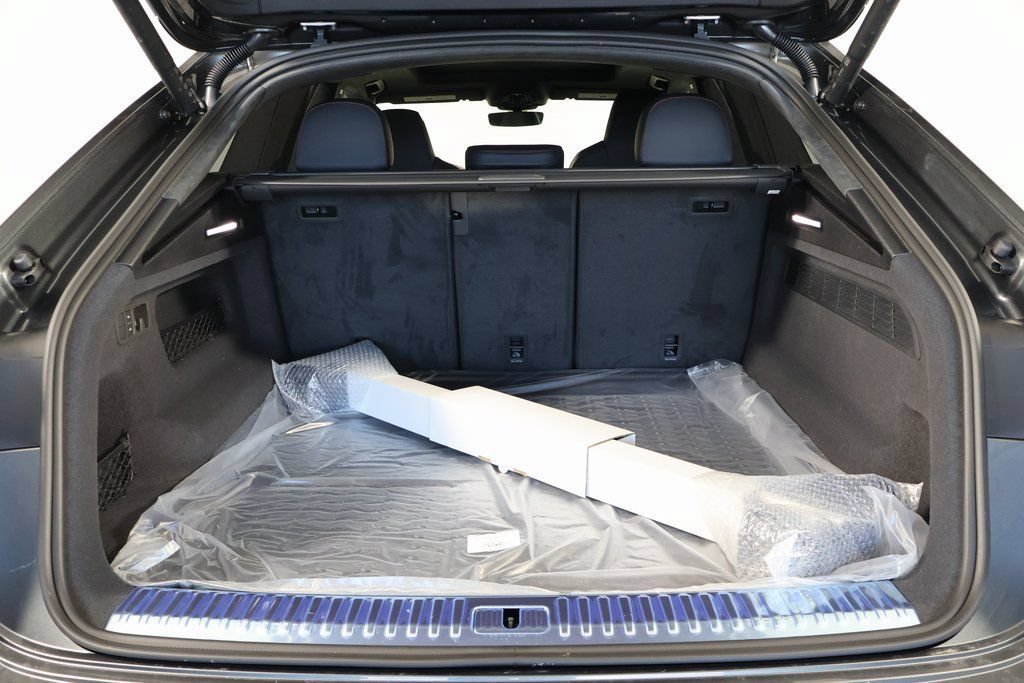 New 2026 Audi SQ8 Prestige AWD/4WD image 8