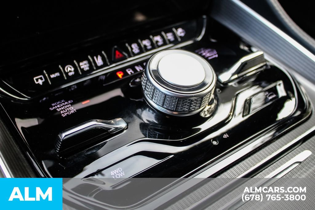 Used 2024 Jeep Grand Wagoneer L Series II w/ Quick Order Packagew 28T image 40