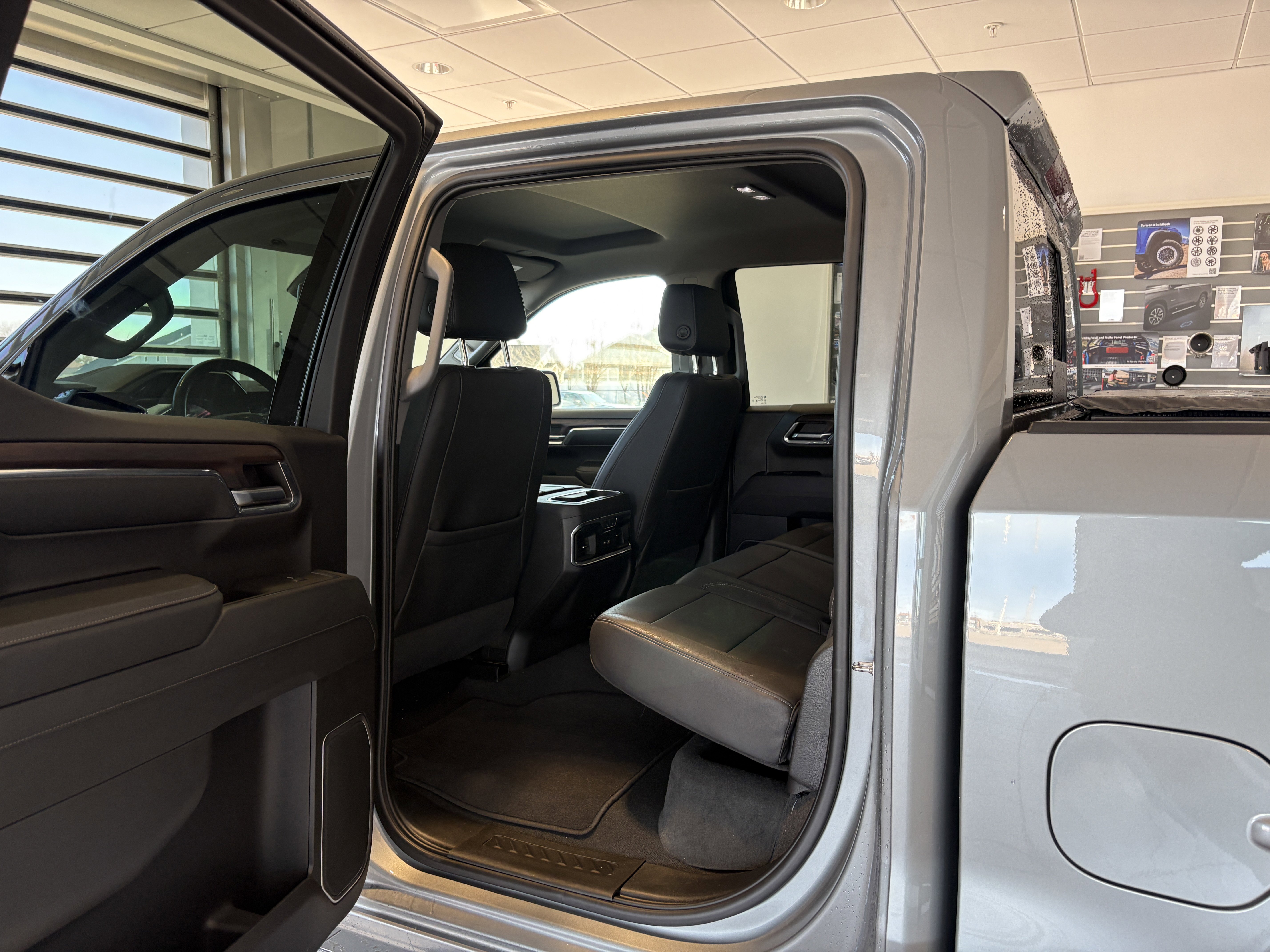 Used 2024 GMC Sierra 1500 SLT w/ SLT Premium Plus Package image 20