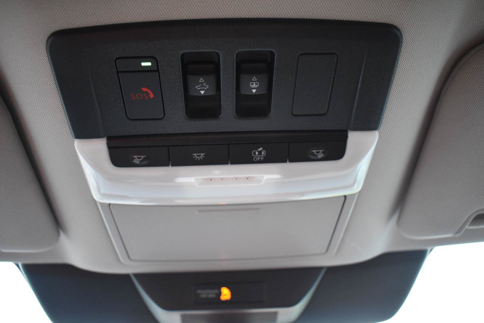 Used 2025 Nissan Pathfinder Platinum w/ Black Appearance Package FWD image 47