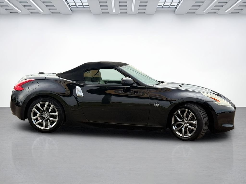 Used 2011 Nissan 370Z Touring RWD image 6