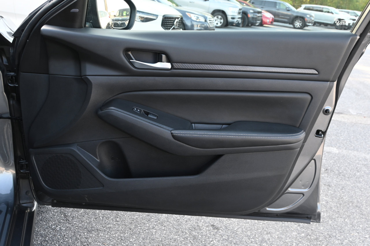 Used 2024 Nissan Altima 2.5 SV image 27