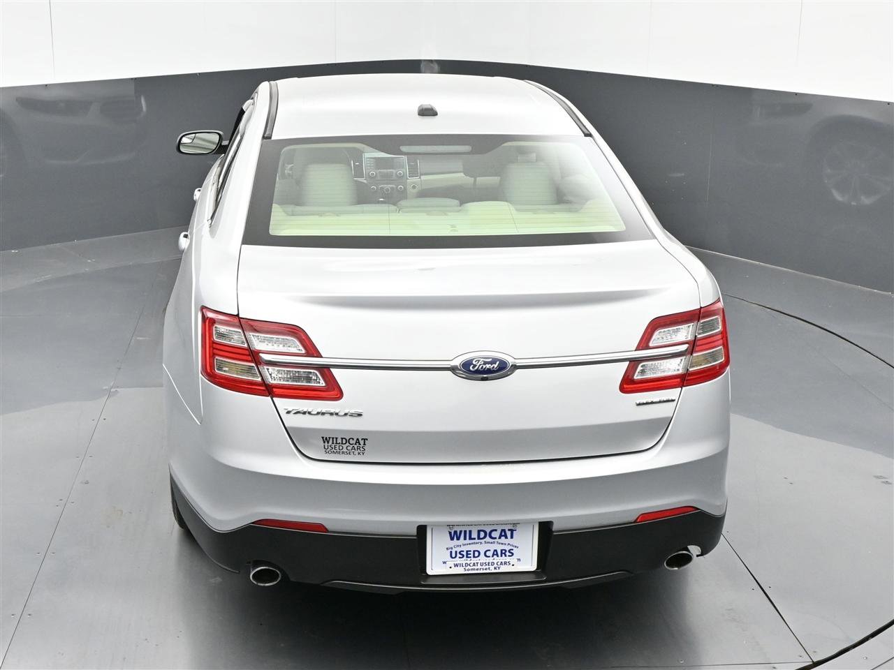 Used 2019 Ford Taurus SE FWD image 26