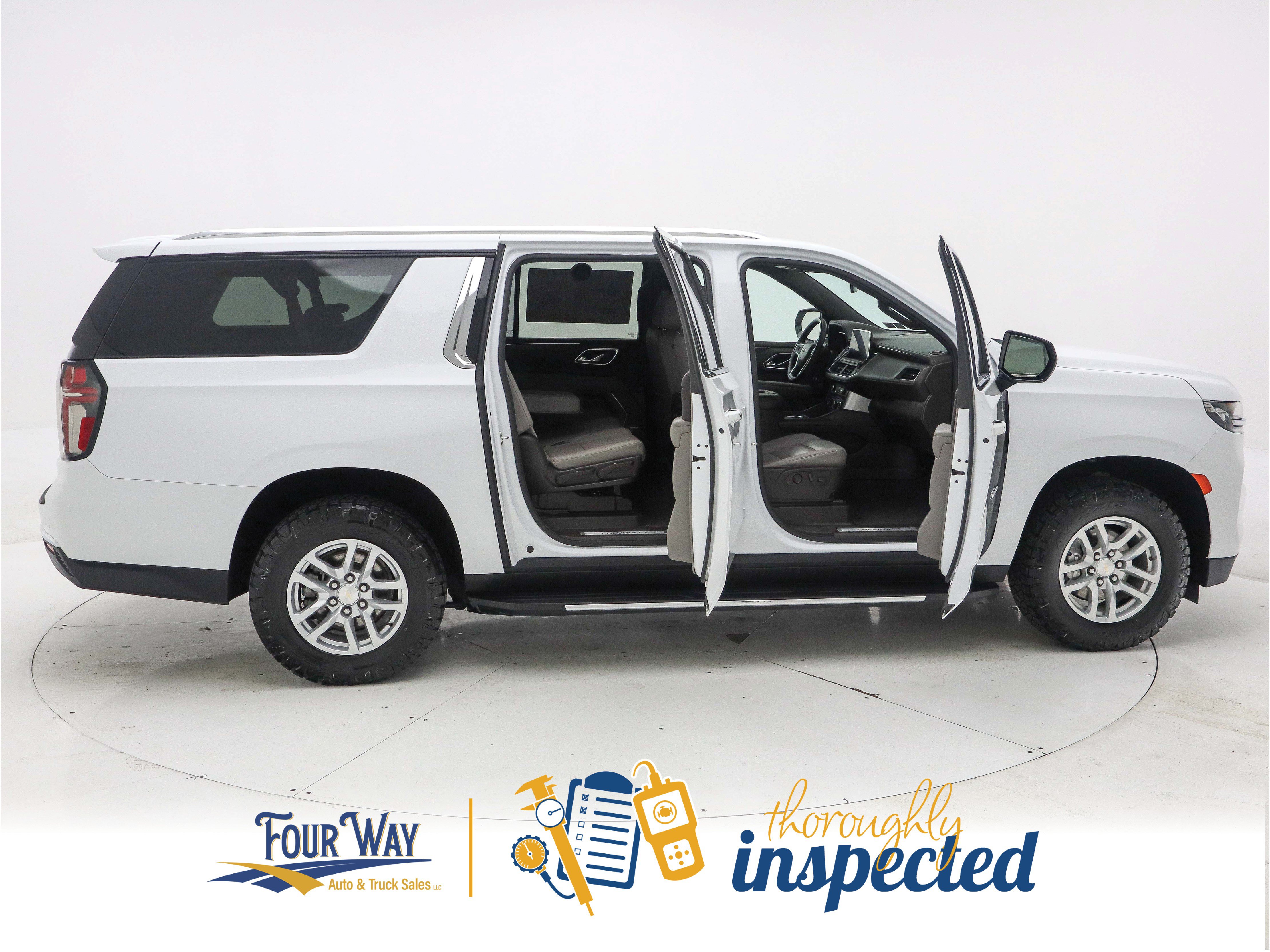 Used 2023 Chevrolet Suburban LT AWD/4WD image 3