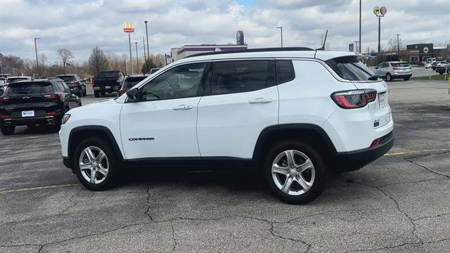 Used 2023 Jeep Compass Latitude w/ Convenience Group AWD/4WD image 6