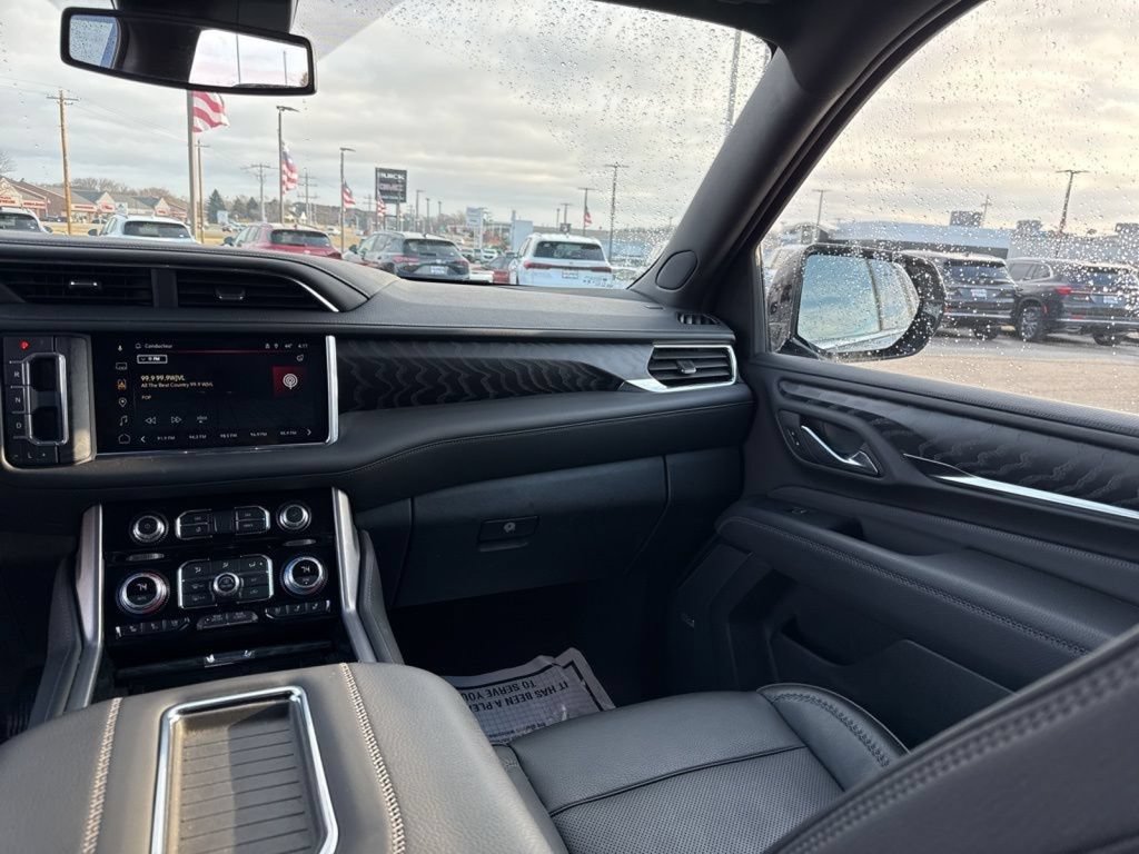 Used 2023 GMC Yukon XL Denali AWD/4WD image 46