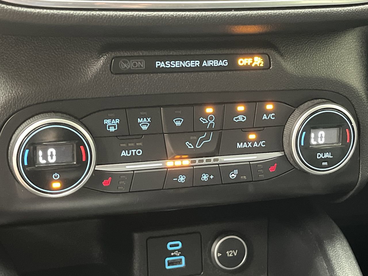 Certified 2020 Ford Escape Titanium AWD/4WD image 23