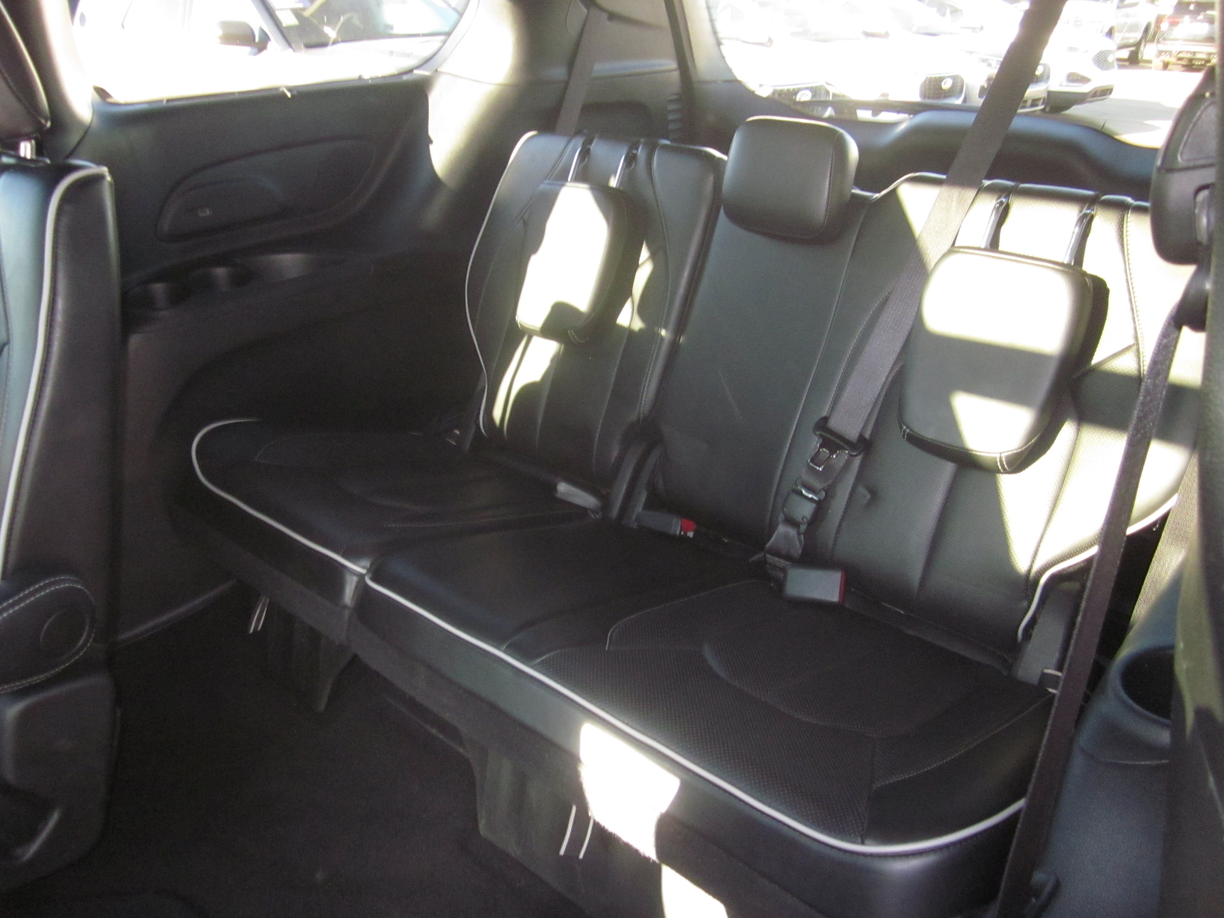 Used 2025 Chrysler Pacifica Limited FWD image 13