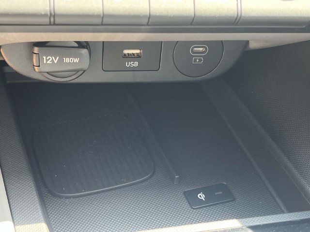 Used 2025 Hyundai Elantra Sport FWD image 23