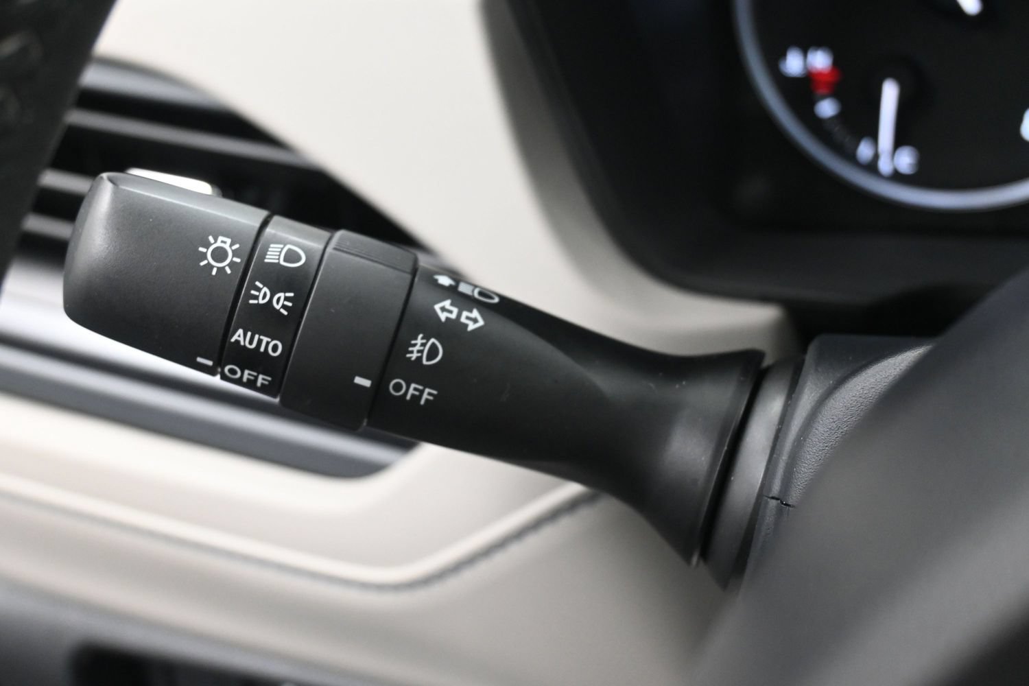 Certified 2025 Subaru Forester Premium AWD/4WD image 23