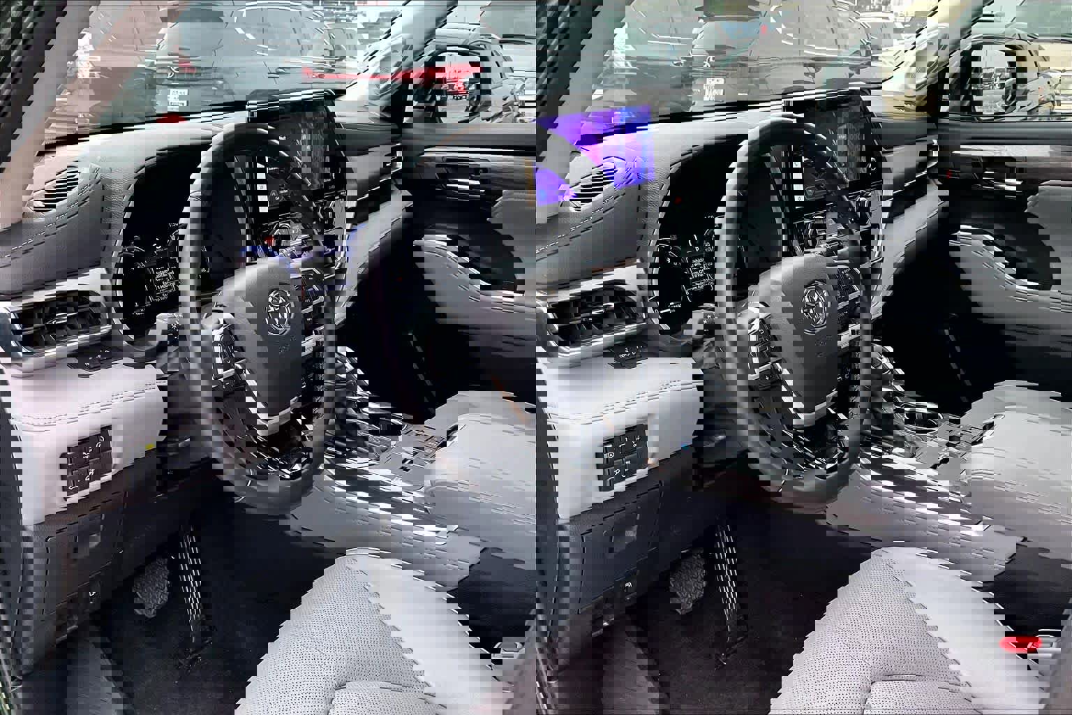 Used 2024 Toyota Highlander Limited image 17